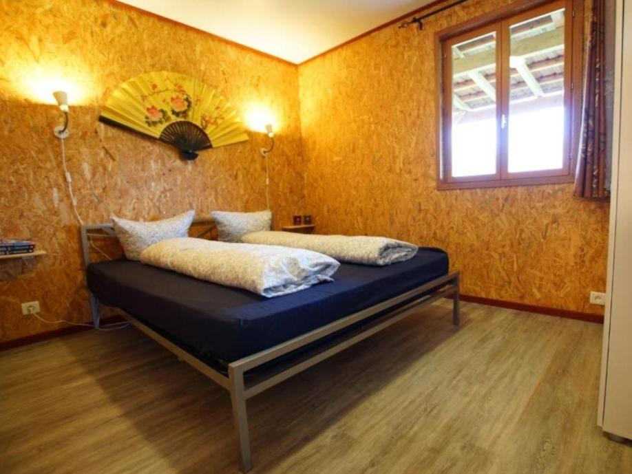 Photo of Bedroom in Marigny-sur-Yonne