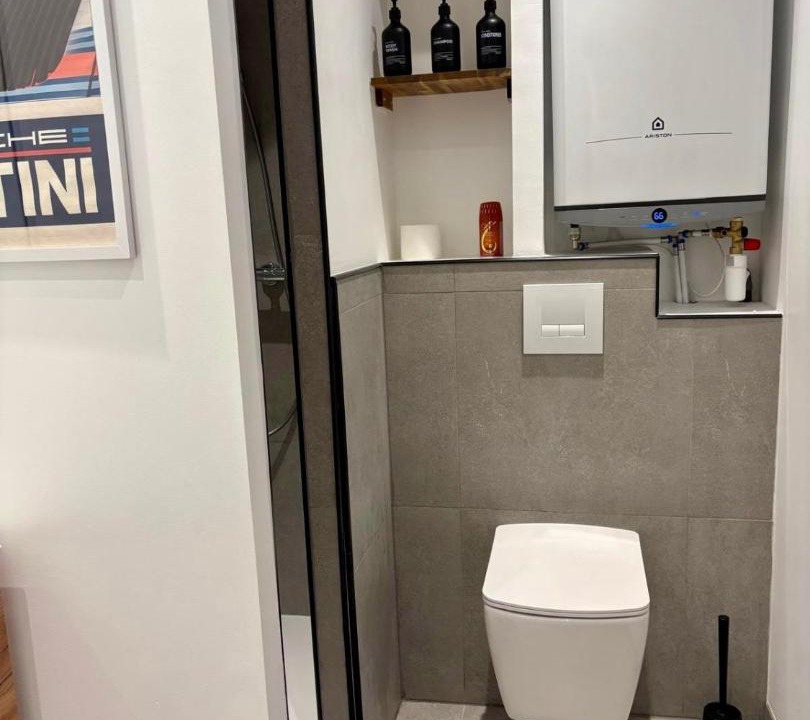 Photo of Bathroom in Centre