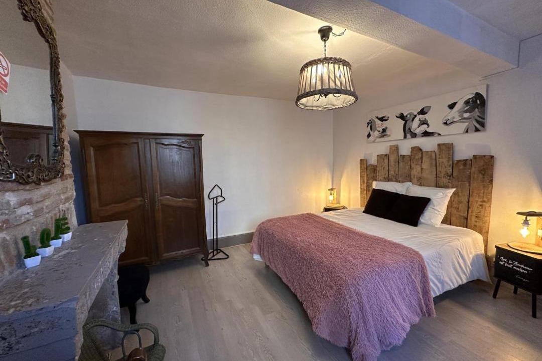 Photo of Bedroom in Besson