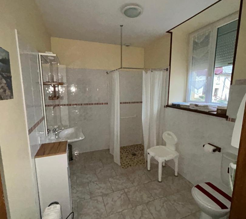 Photo of Bathroom in Saudron