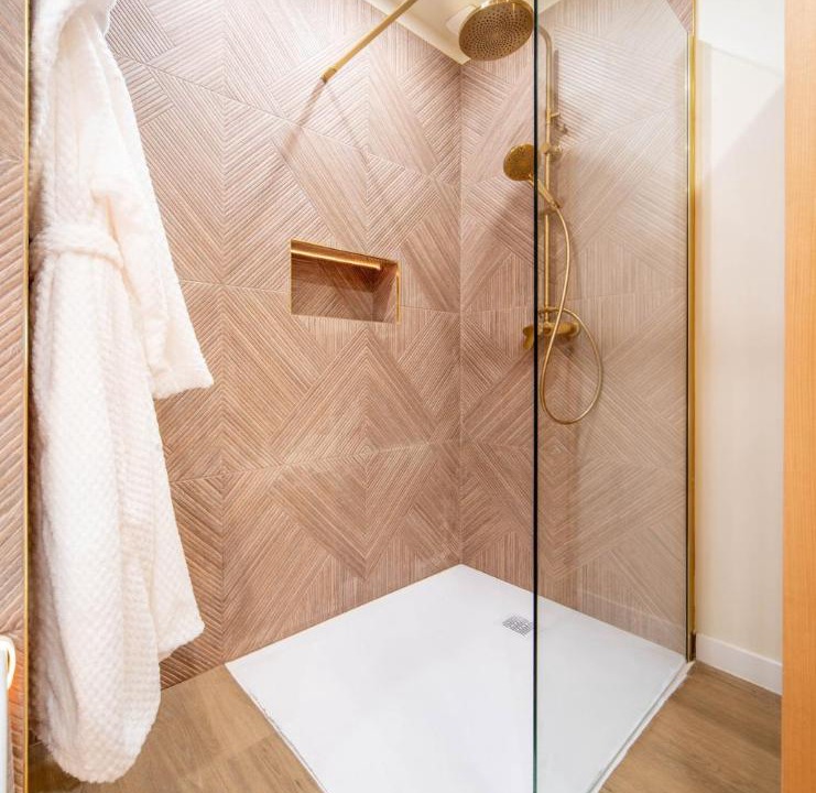 Photo of Bathroom in Centre