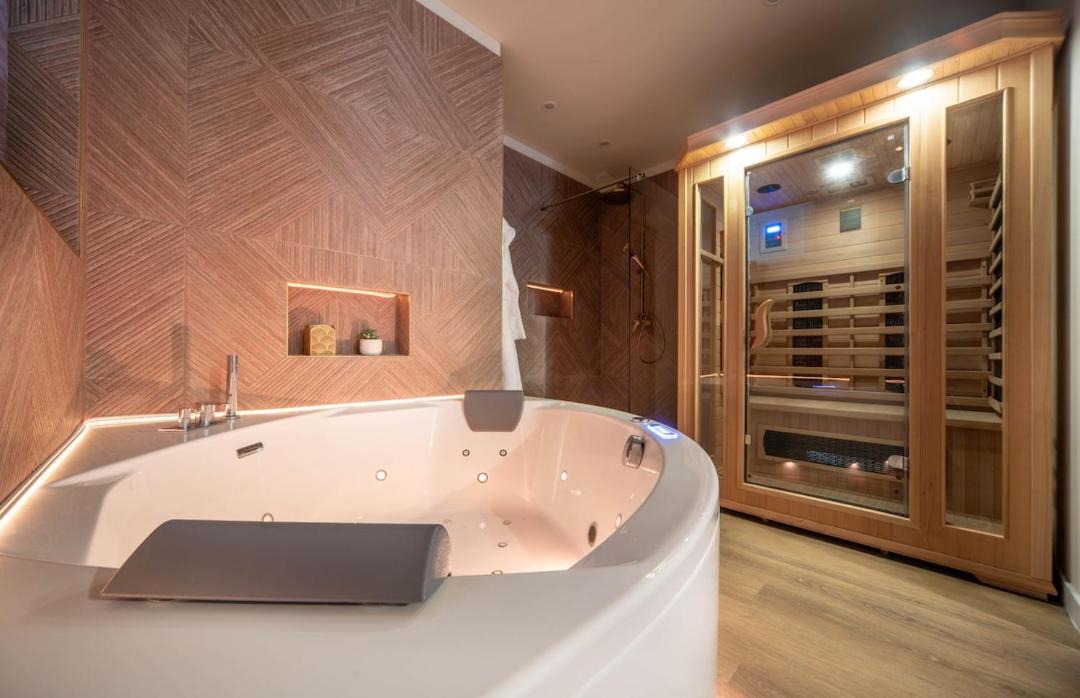 Photo of Bathroom in Centre
