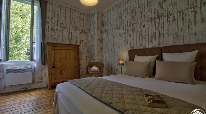 Photo of Bedroom in Jayat