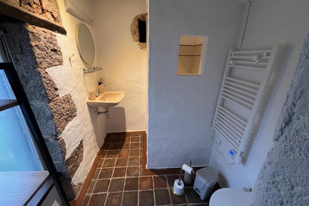 Photo of Bathroom in Louroux-Bourbonnais