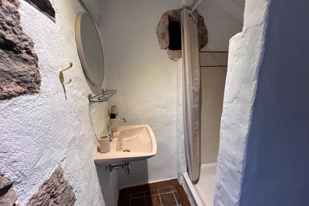 Photo of Bathroom in Louroux-Bourbonnais