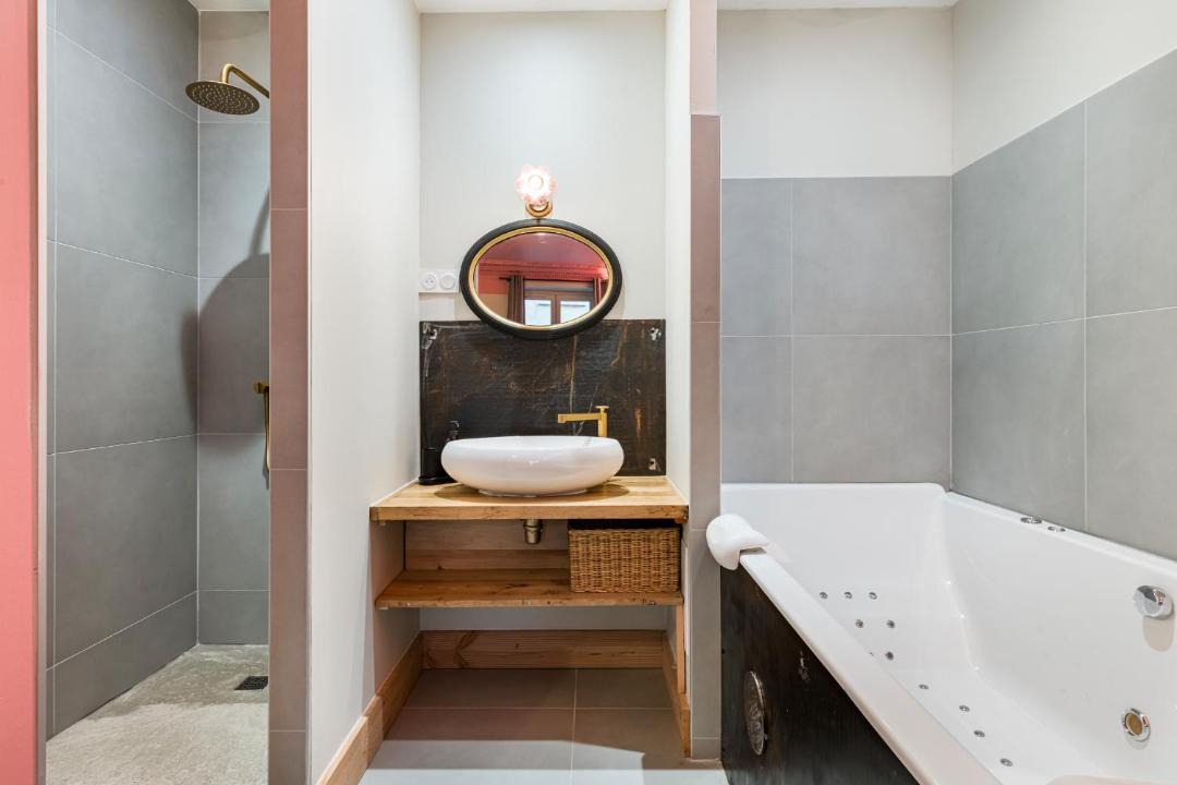 Photo of Bathroom in Charlieu