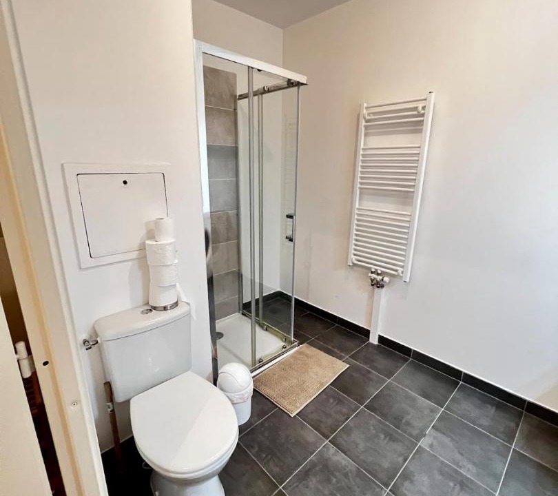 Photo of Bathroom in Plateau — Pyramide