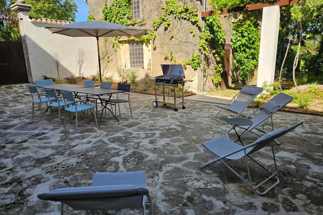 Photo of Others in Etoile-sur-Rhone