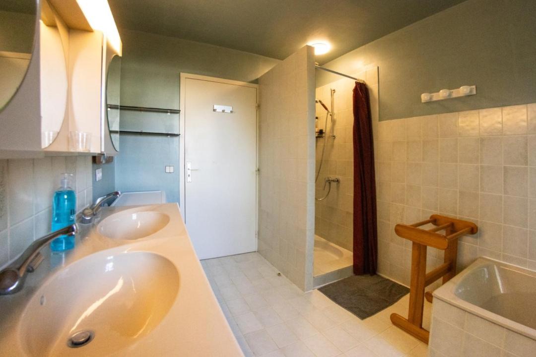 Photo of Bathroom in Dole