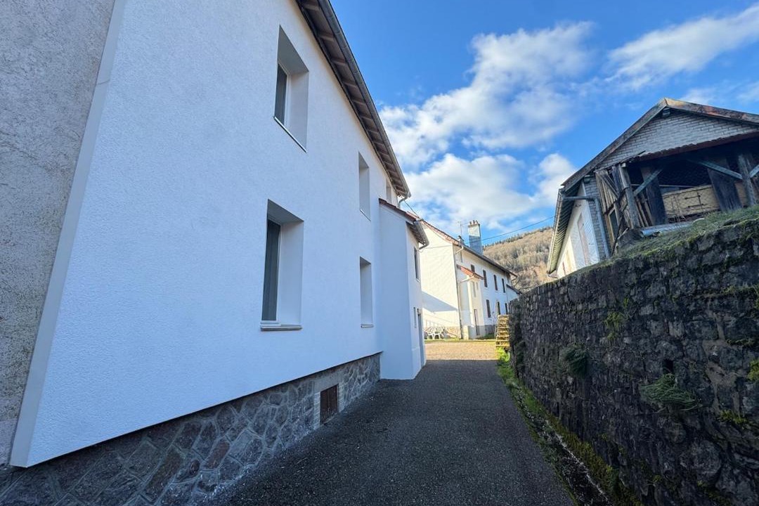 Photo of Buildings in Haut-du-Them-Chateau-Lambert