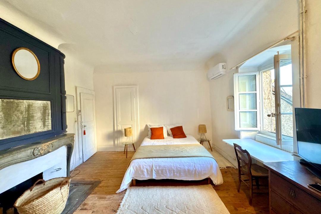 Photo of Bedroom in Chateau-Chalon