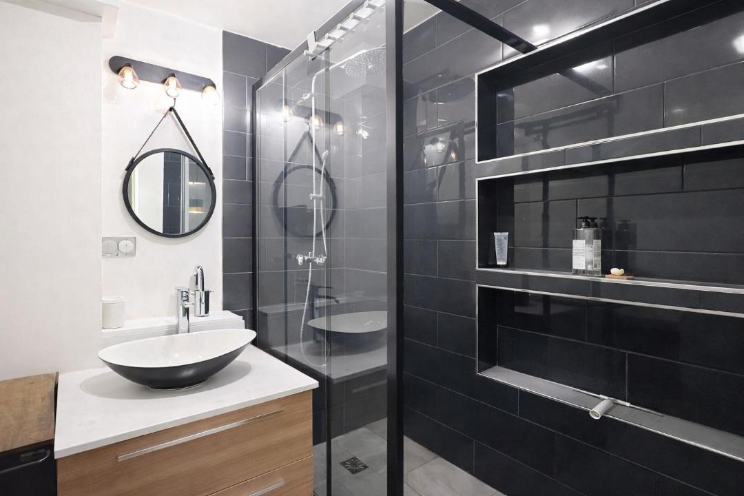 Photo of Bathroom in Plateau - Mont-Valerien