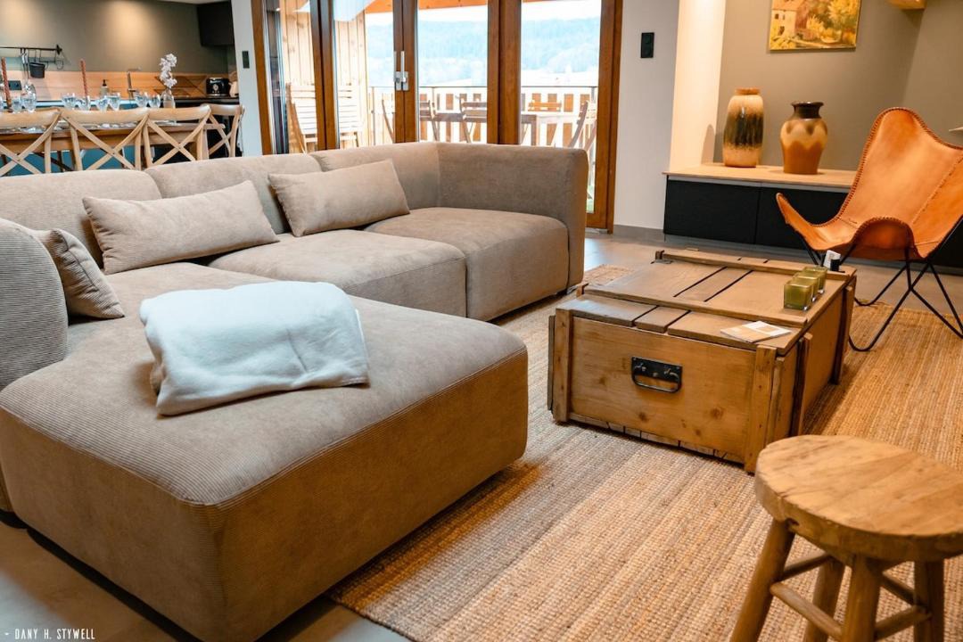 Photo of Livingroom in Saint-Point-Lac
