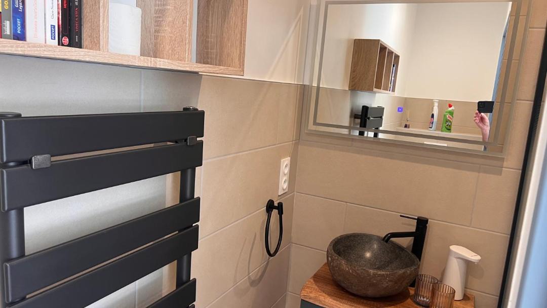 Photo of Bathroom in Great Alpine Road