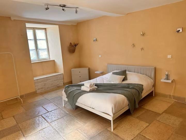Photo of Bedroom in Vesoul