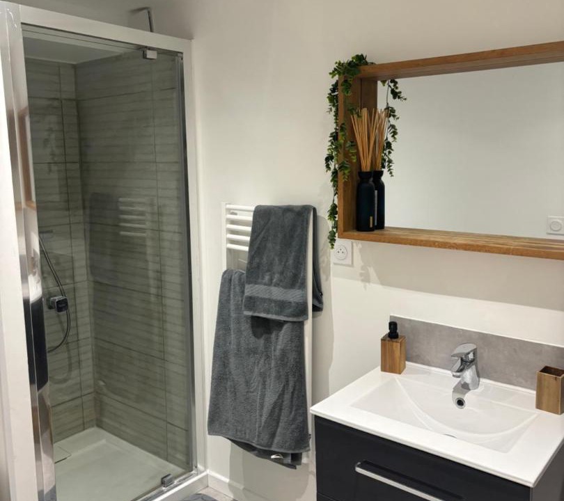 Photo of Bathroom in La Cote-Saint-Andre