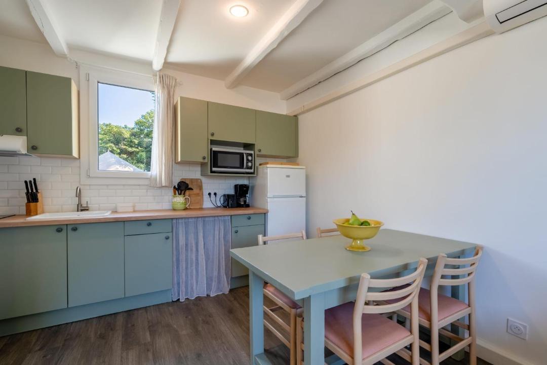 Photo of Kitchen in La Roque-sur-Pernes