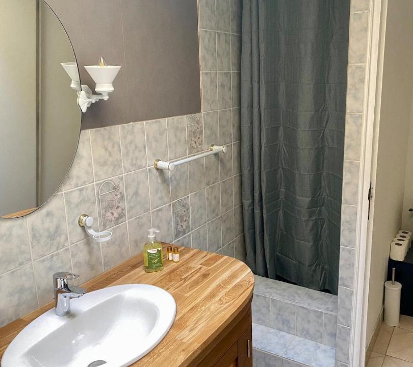 Photo of Bathroom in Cluny