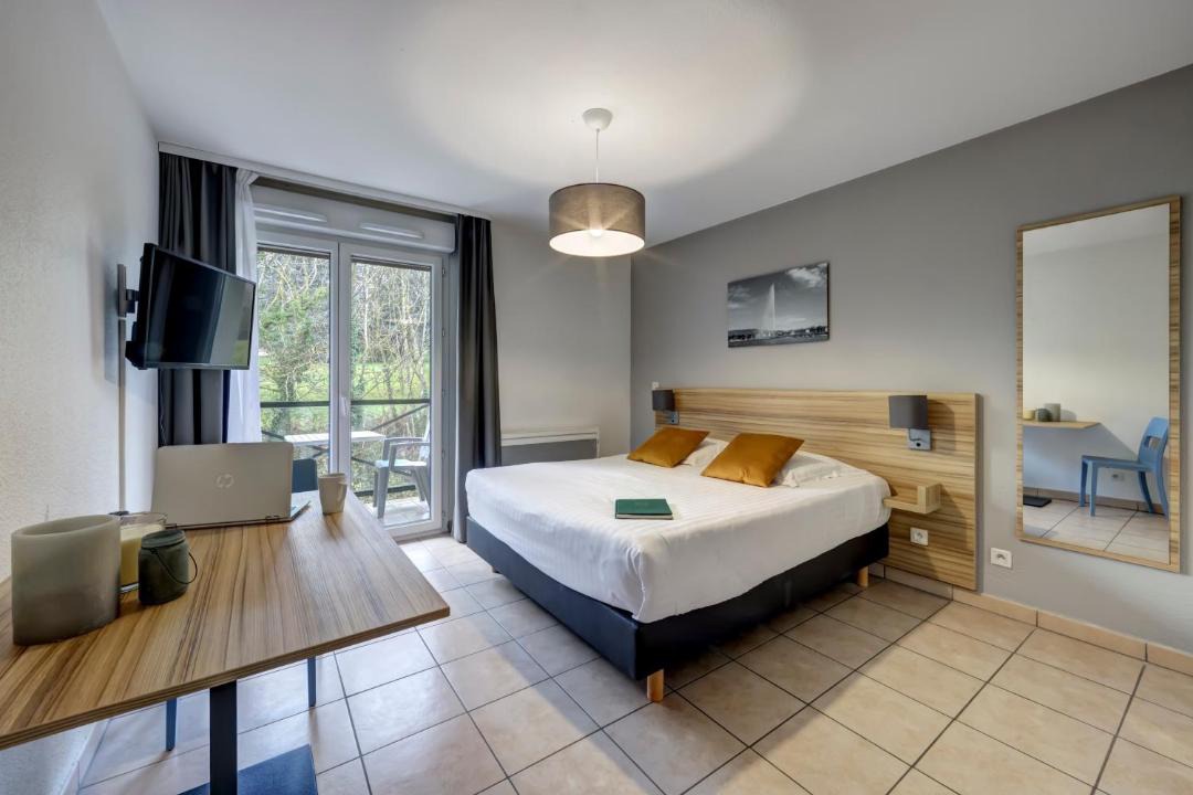 Photo of Bedroom in Divonne-les-Bains
