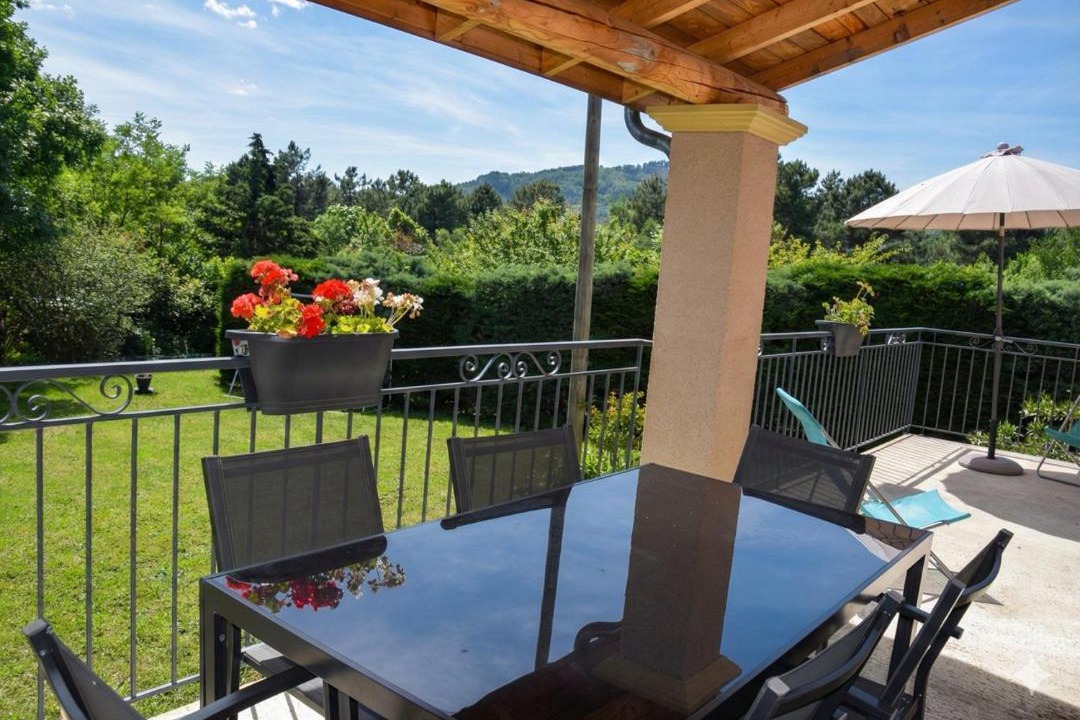 Photo of Patio Balcony in Ailhon