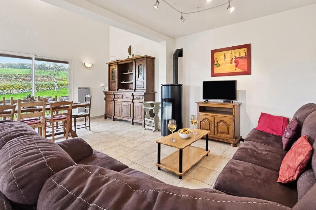 Photo of Livingroom in Saint-Martin-du-Tartre