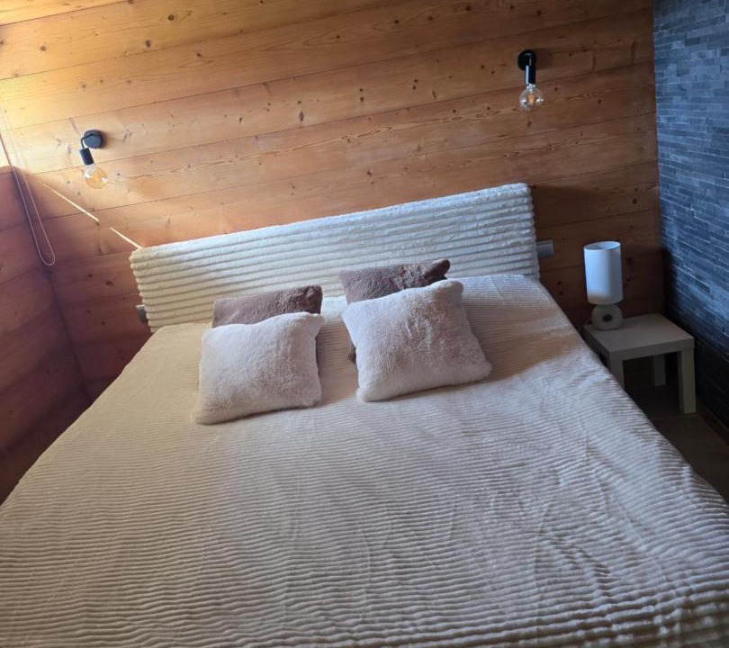 Photo of Bedroom in Longevilles-Mont-d'Or
