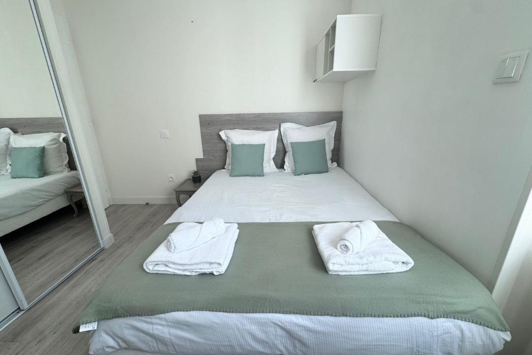 Photo of Bedroom in Prisse