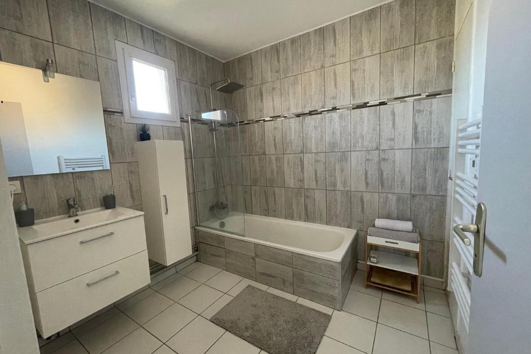 Photo of Bathroom in Le Teil