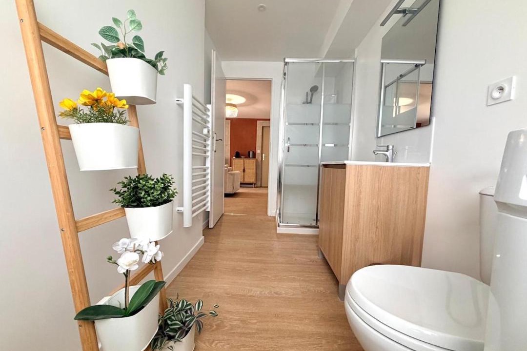 Photo of Bathroom in Dole