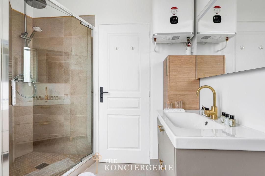 Photo of Bathroom in Petit-Ivry