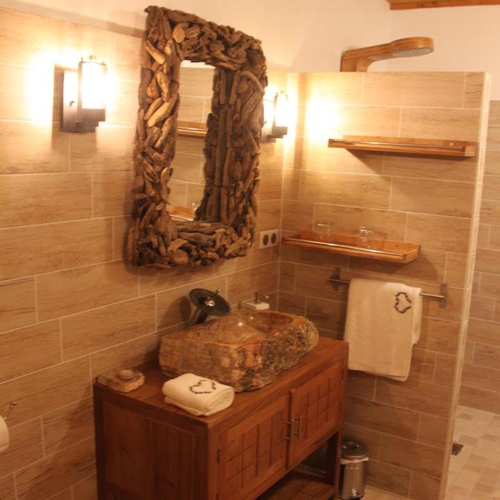 Photo of Bathroom in Janvry