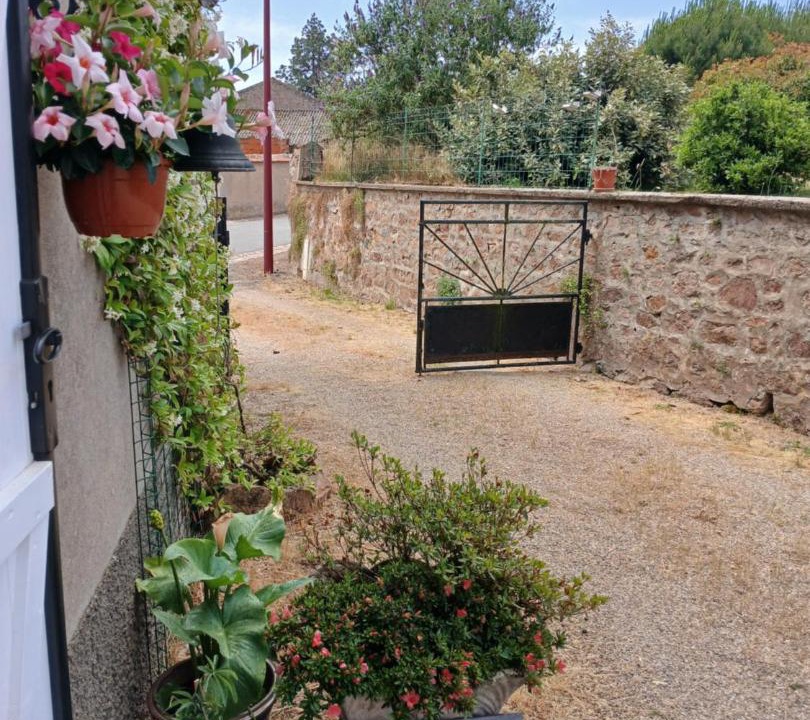 Photo of Others in Andelaroche