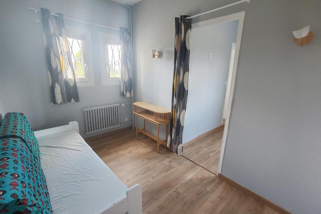 Photo of Bedroom in Saint-Maur