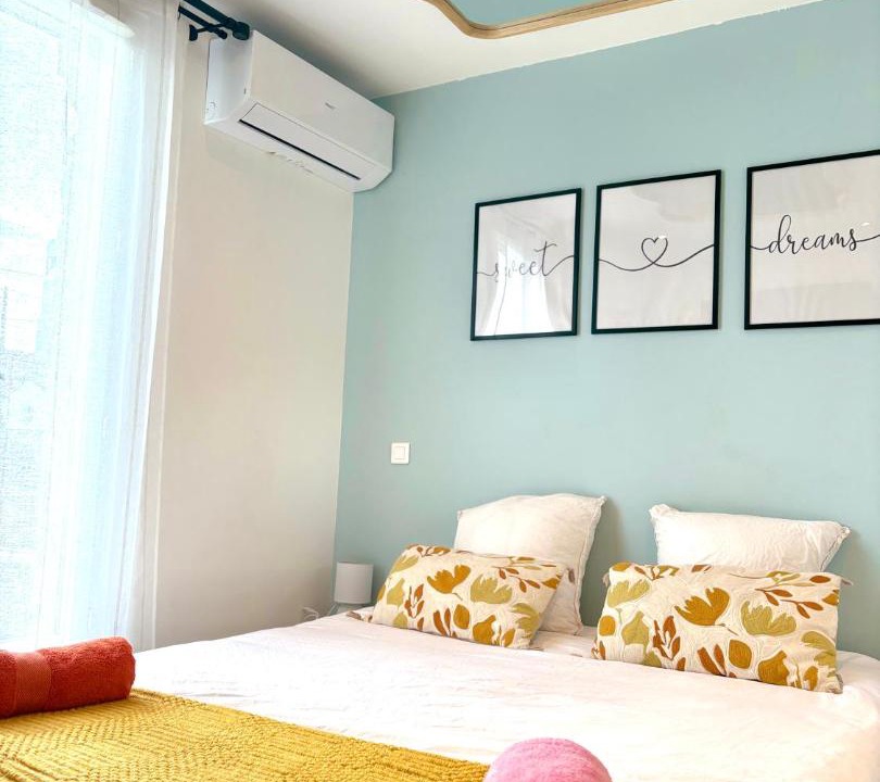Photo of Bedroom in Villeneuve-le-Roi
