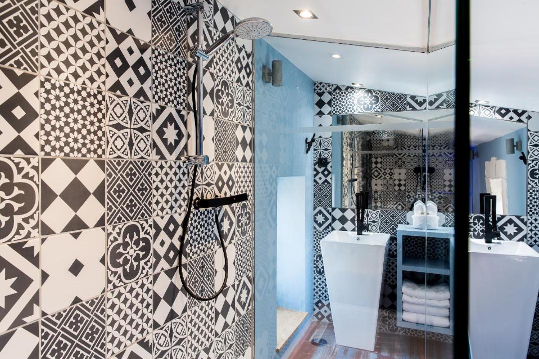 Photo of Bathroom in Chateauneuf-du-Rhone