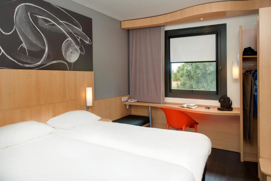 Photo of Bedroom in Montceau-les-Mines
