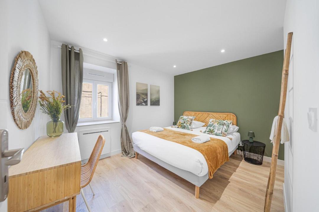 Photo of Bedroom in Ladoix-Serrigny