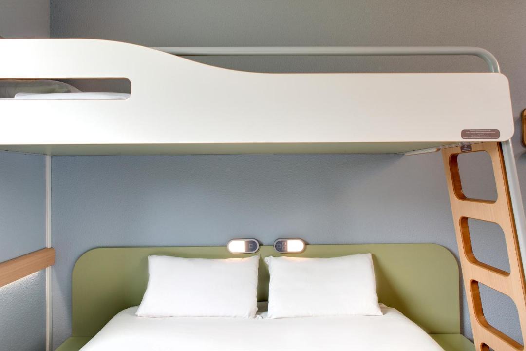 Photo of Bedroom in Montceau-les-Mines