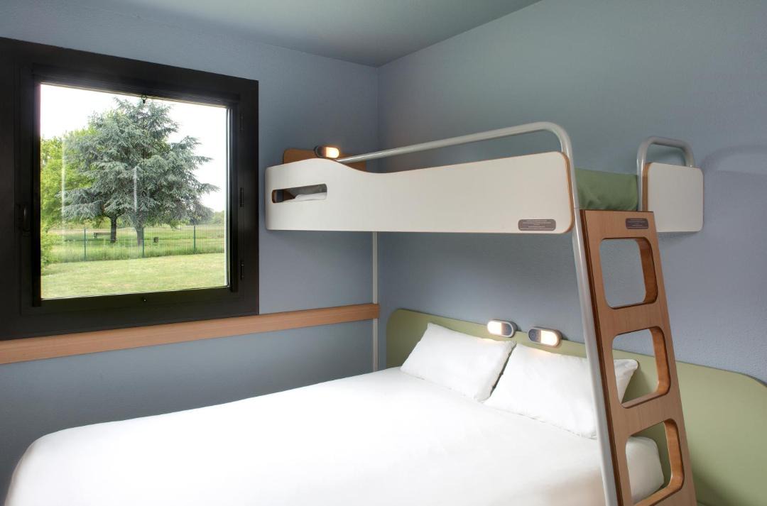 Photo of Bedroom in Montceau-les-Mines
