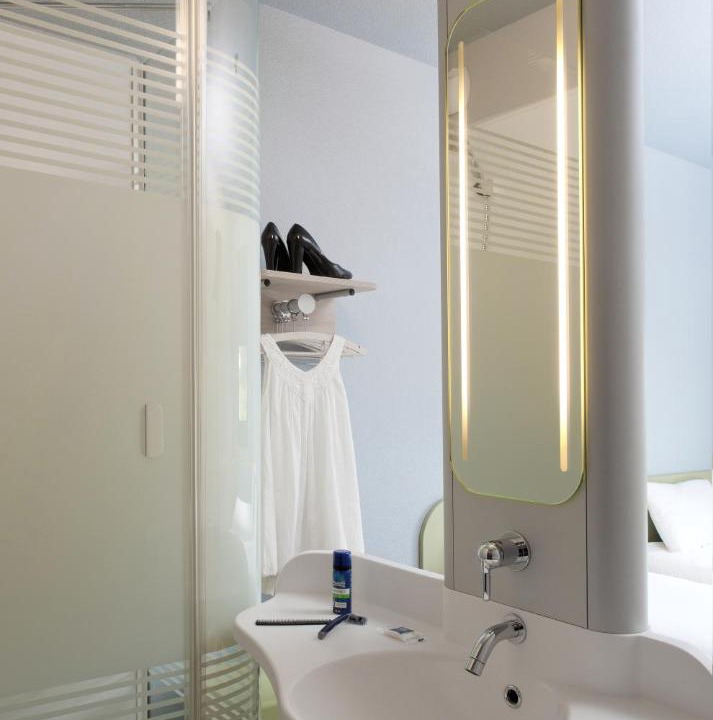 Photo of Bathroom in Montceau-les-Mines
