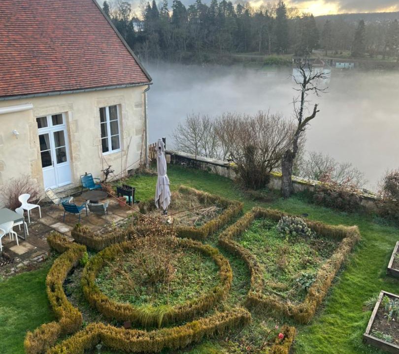 Photo of Others in Avallon
