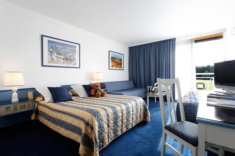 Photo of Bedroom in Saulx-les-Chartreux