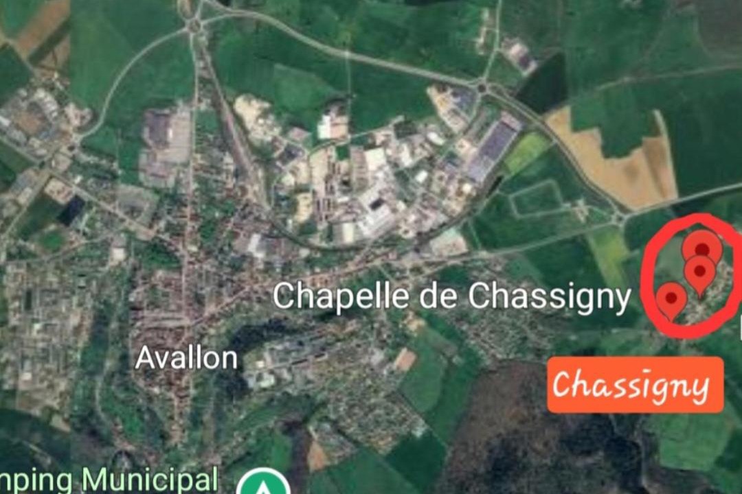 Photo of Buildings in Avallon