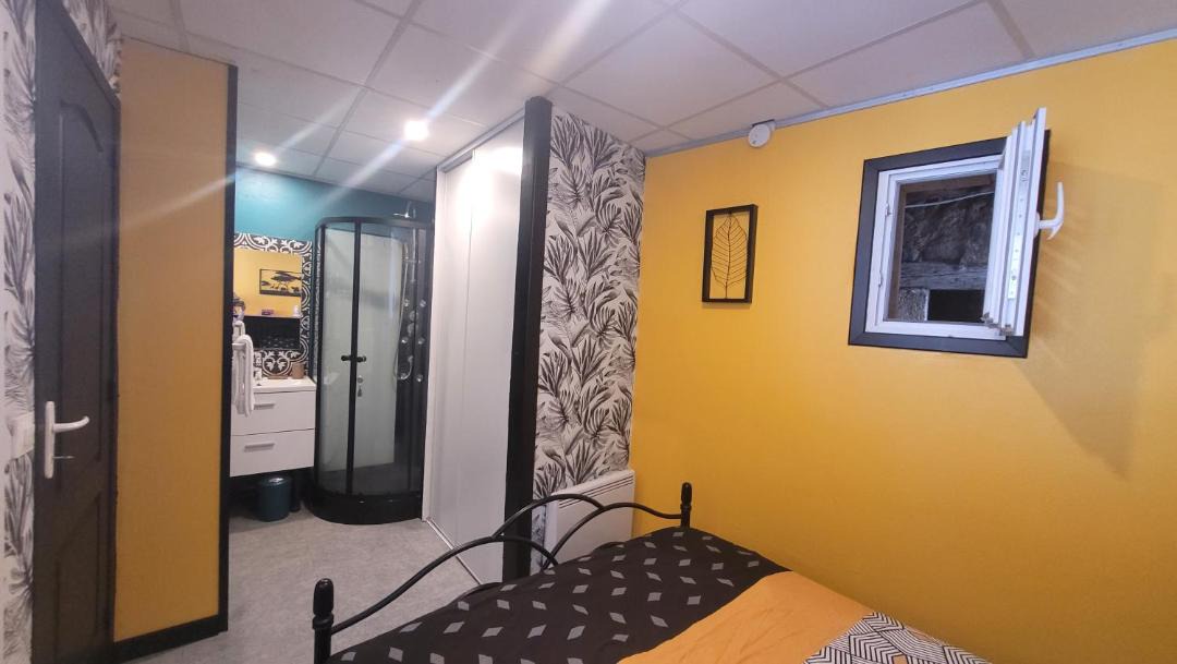 Photo of Bedroom in Issoire
