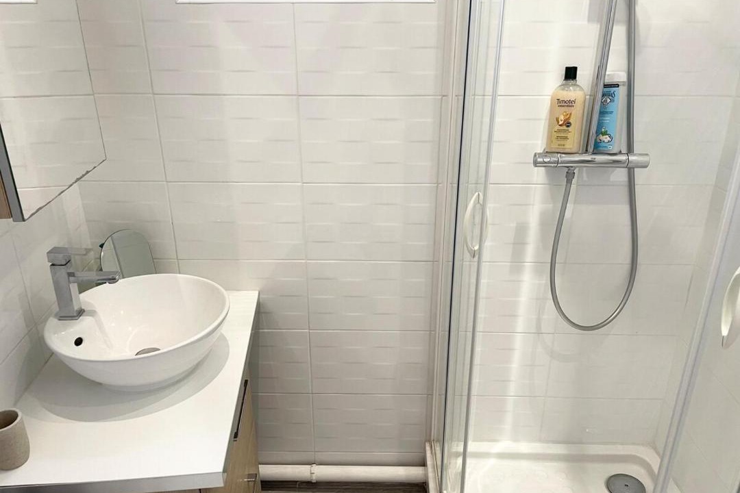Photo of Bathroom in Le Kremlin-Bicetre