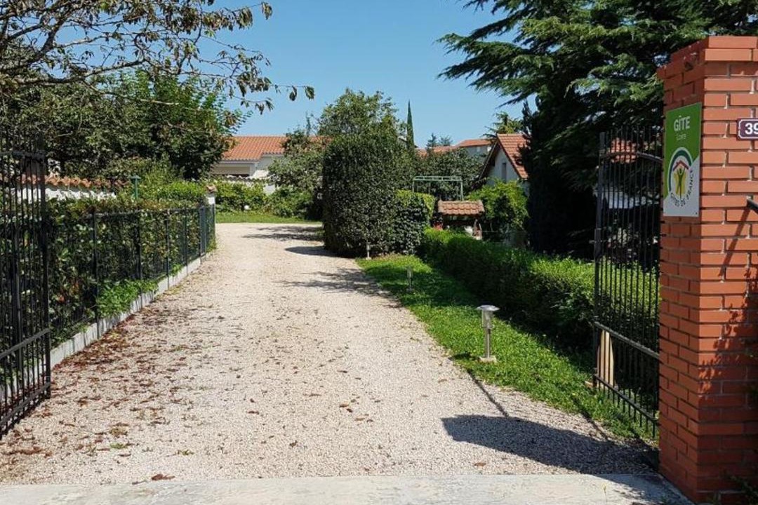 Photo of Others in Maringes