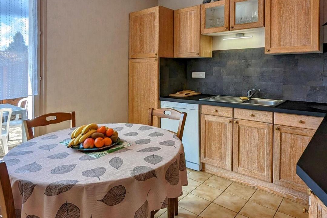 Photo of Kitchen in Plancher-Bas