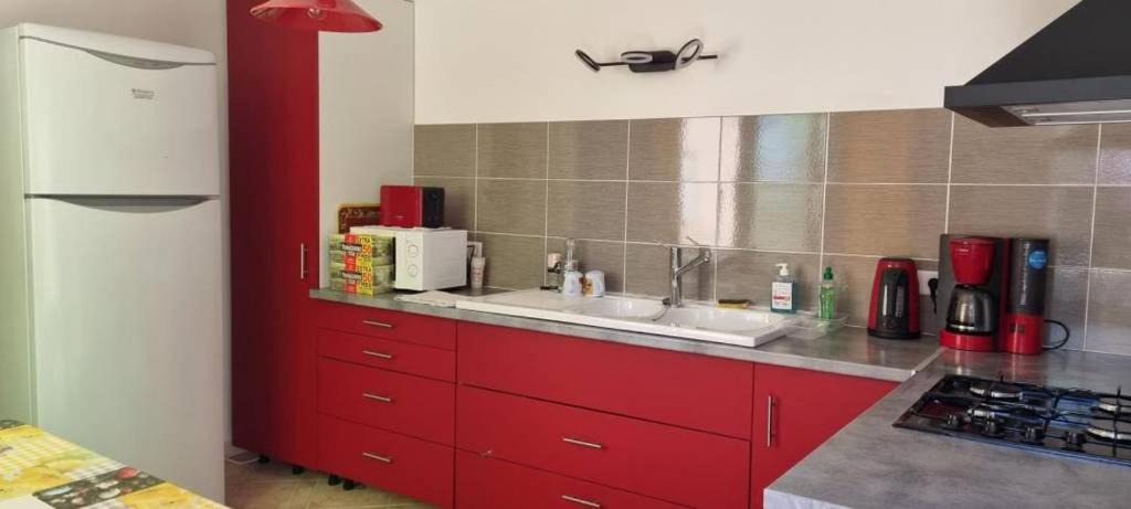 Photo of Kitchen in Saint-Pierre-de-Vassols