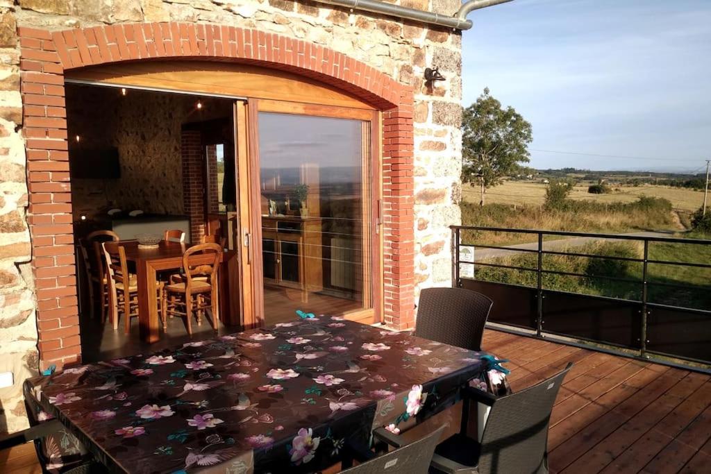 Photo of Patio Balcony in Saint-Marcel-de-Felines