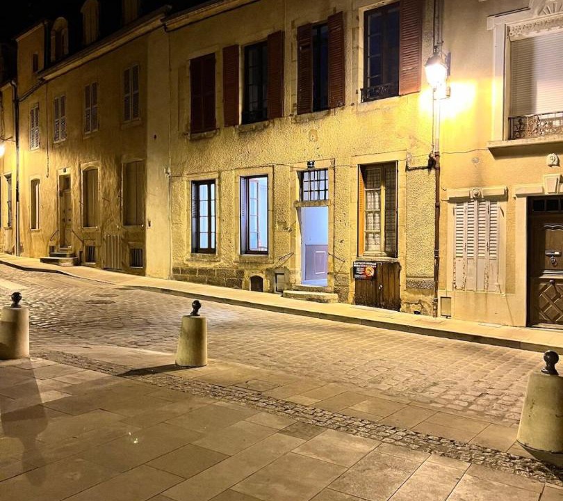 Photo of Buildings in Avallon
